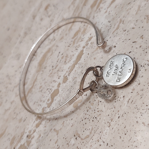 Beautiful Disney bracelet - Picture 9 of 10